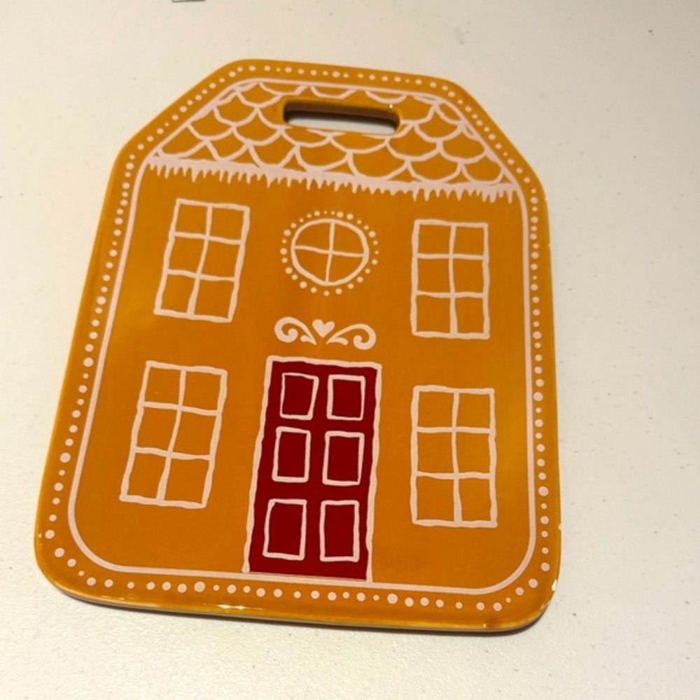 Food safe “ gingerbread house” platter (gingerbread man tins sold separately)🤎